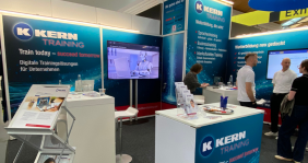Moderner KERN Training Stand auf der LEARNTEC 2026